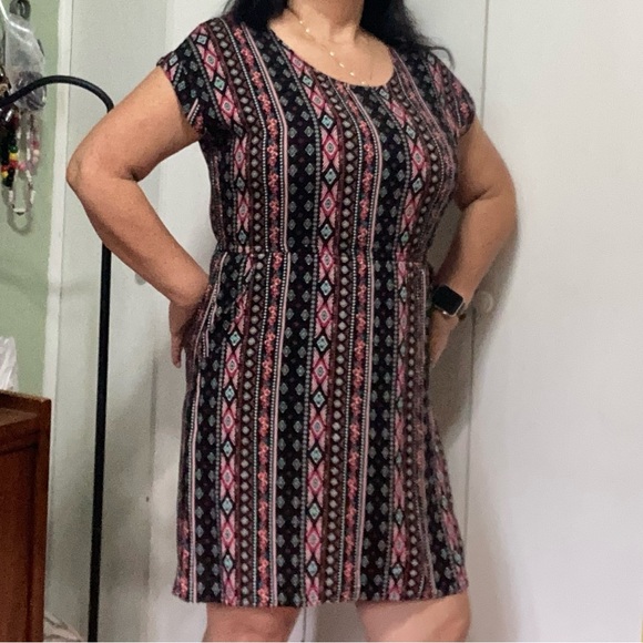 PINK REPUBLIC Aztec Tribal Short Sleeve Dress Pockets Open Keyhole Back Medium - Picture 14 of 16